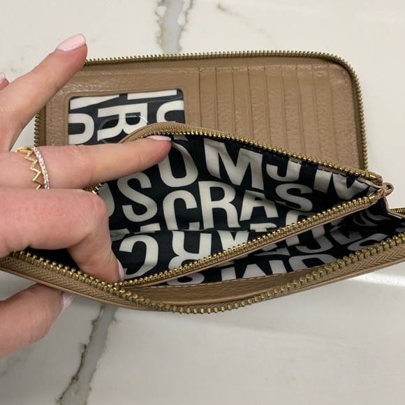 Marc by Marc Jacobs Wallet - Picture 4 of 6